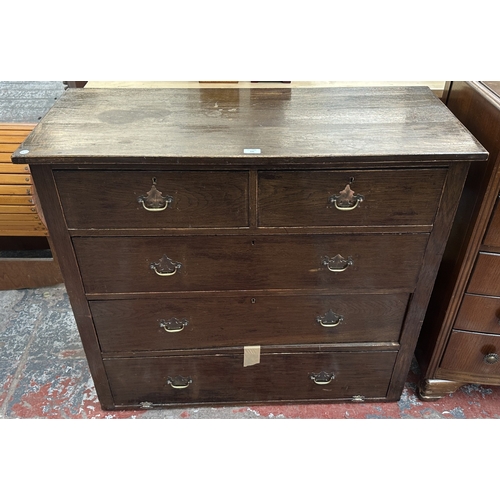 141 - A late 19th/early 20th century oak chest of drawers - approx. 95cm high x 106cm wide x 45cm deep