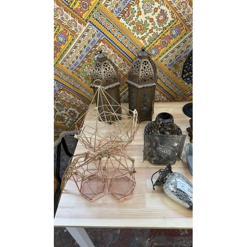 259 - Seventeen pieces of homeware to include a pair of Indian brass and red glass candlesticks, pair of 1... 