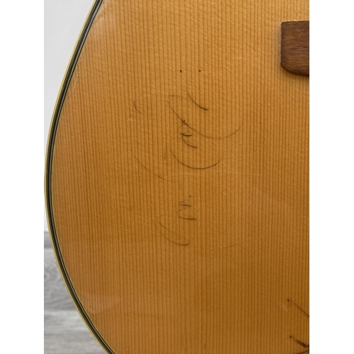 1 - A Bon Jovi signed guitar poker combo: a very special package numbered 12 of 20. Each package contain... 