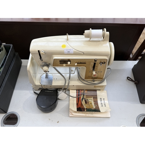A Singer 670G Golden Panoramic electric sewing machine with foot pedal ...