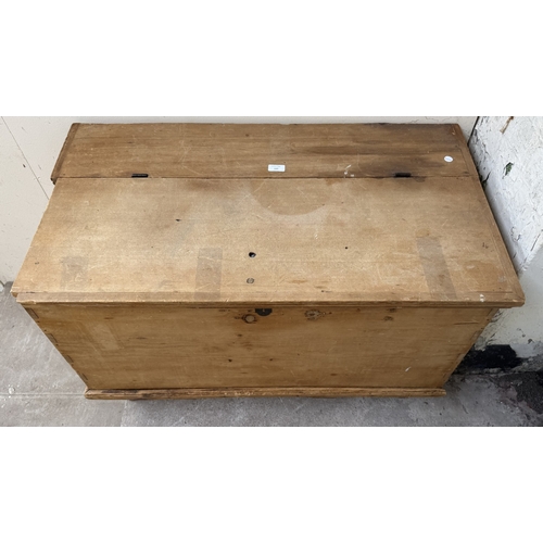 137 - A Victorian pine blanket box - approx. 57cm high x 97cm wide x 52cm deep