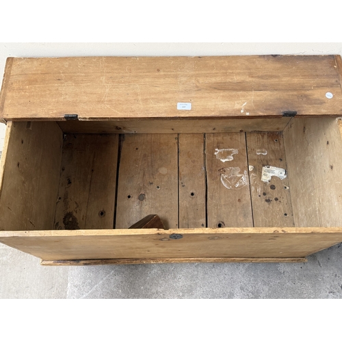 137 - A Victorian pine blanket box - approx. 57cm high x 97cm wide x 52cm deep