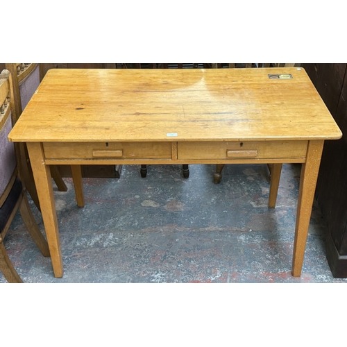 Lot 195       