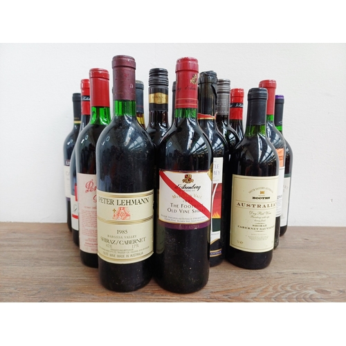 Seventeen 75cl bottles of Australian red wine (Plastic crate not included)