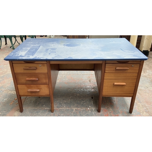 Lot 26        