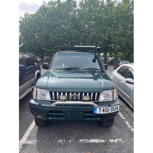 A green 1999 Toyota Land Cruiser 3.0L diesel 4x4