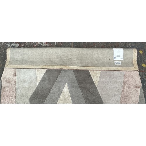 56 - A Luxmi by Flair Rugs Zelda multicoloured rug - approx. 290cm x 200cm