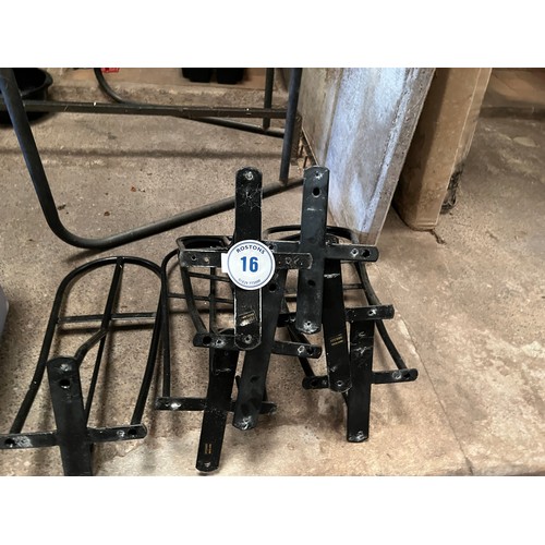 Lot 16        