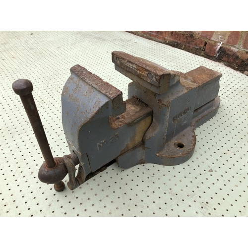 56 - Record No. 25 Metalworking vice