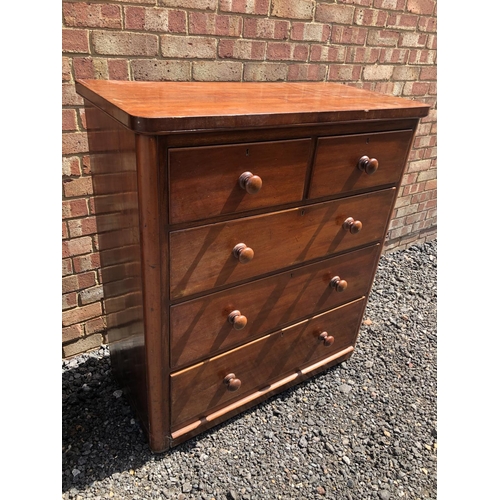 106 - A Victorian mahogany chest of five drawers 102x46x110