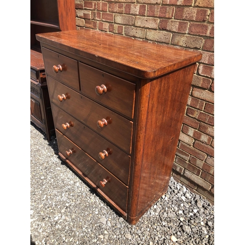 106 - A Victorian mahogany chest of five drawers 102x46x110