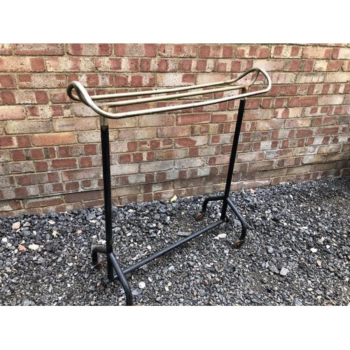 17 - A vintage metal saddle stand 91wide