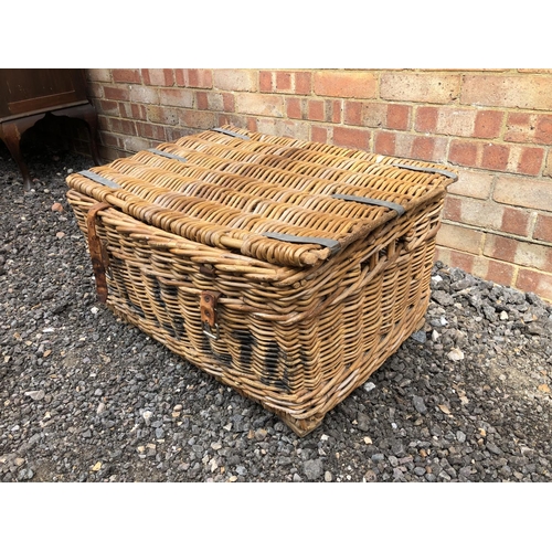 38 - A large vintage wicker picnic basket