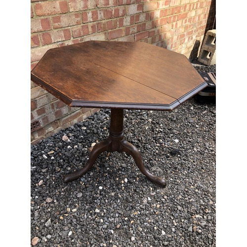 50 - Oak tripod table