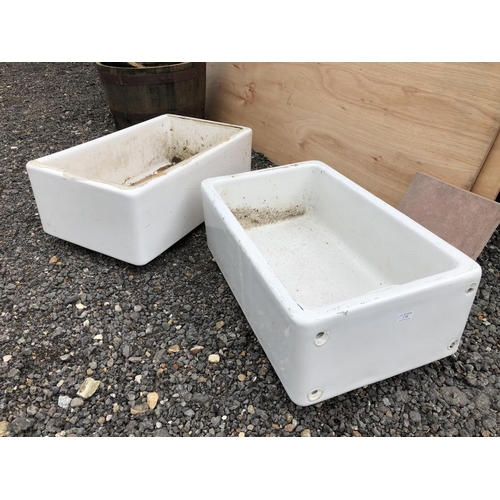 116 - A large pair of butler sinks