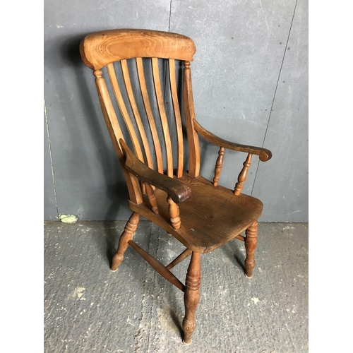 30 - A Windsor country carver chair