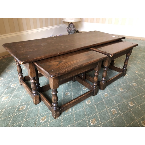 230 - An set of three oak nesting occasional tables