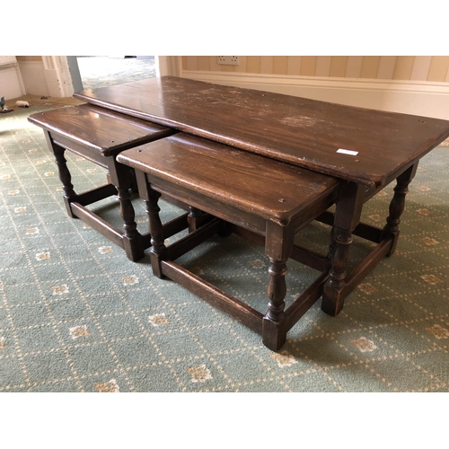 230 - An set of three oak nesting occasional tables