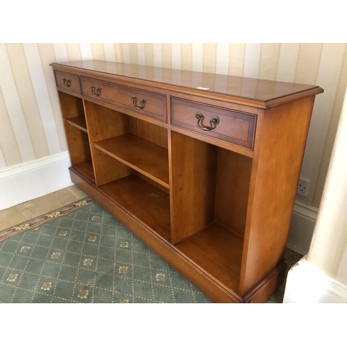 231 - A reproduction yew wood sideboard with three drawers 152x30x86