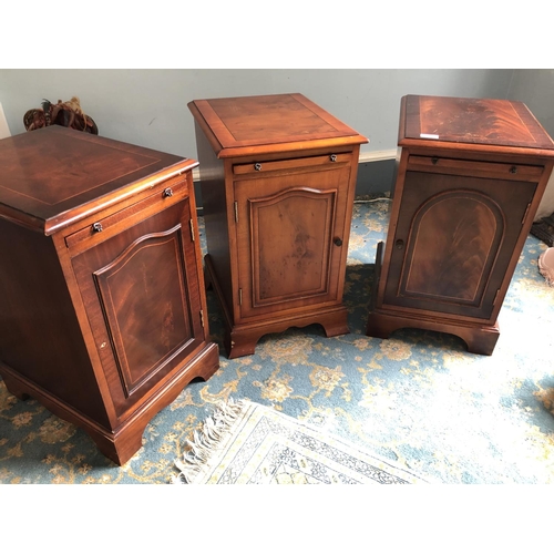 259 - A set of three mahogany reproduction bedside chests