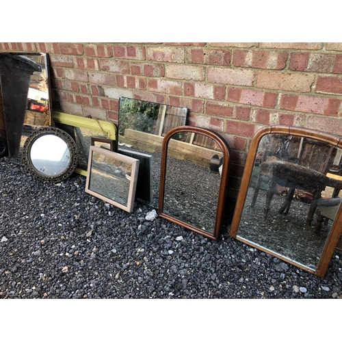 28 - Eight assorted vintage mirrors