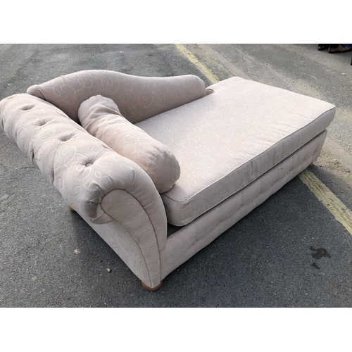 316 - A modern beige upholstered chaise