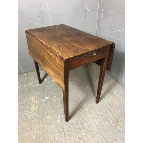 328 - A Georgian Mahogany Pembroke table with a single drawer 75x46x70