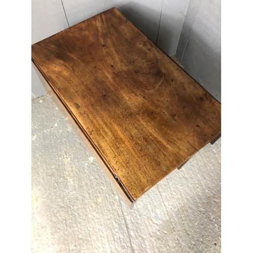 328 - A Georgian Mahogany Pembroke table with a single drawer 75x46x70