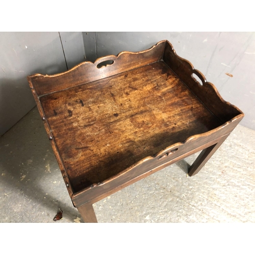 332 - A Georgian Mahogany tray top table 88x60x50