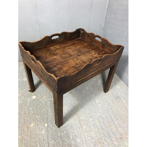 332 - A Georgian Mahogany tray top table 88x60x50