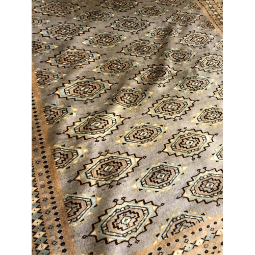 337 - A large grey patterned Kashmir carpet 270x185