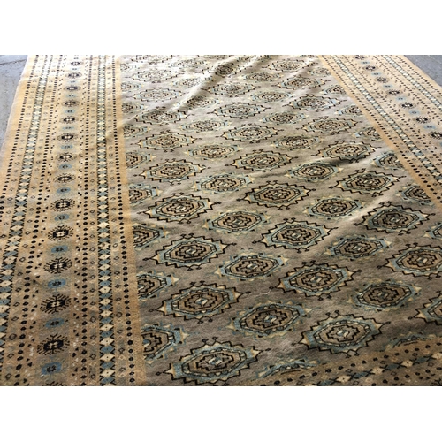 337 - A large grey patterned Kashmir carpet 270x185