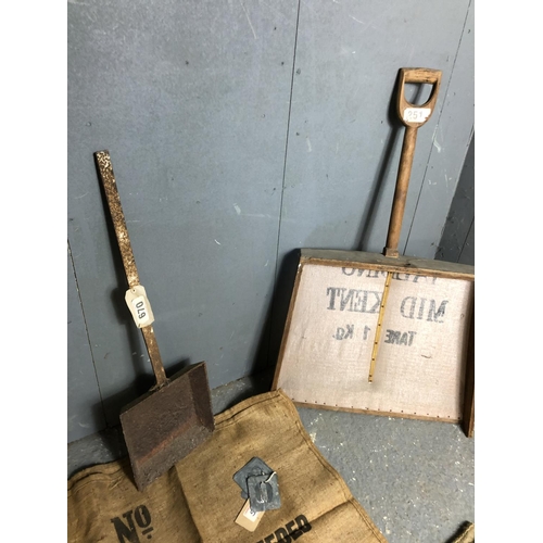 346 - Vintage hop picking interest, two shovels, sacks, stilts and stencils