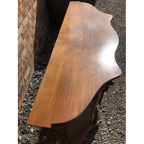 363 - A Victorian mahogany chiffonier with mirror and fretwork doors