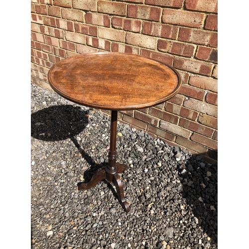 364 - A Victorian tripod table