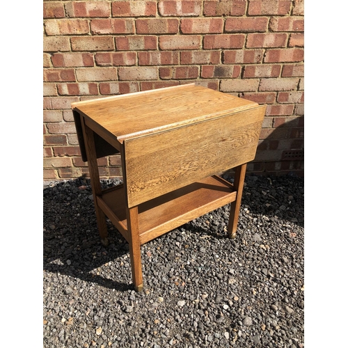 367 - An oak drop leaf tea trolley