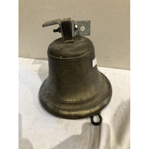 400 - A heavy antique brass bell