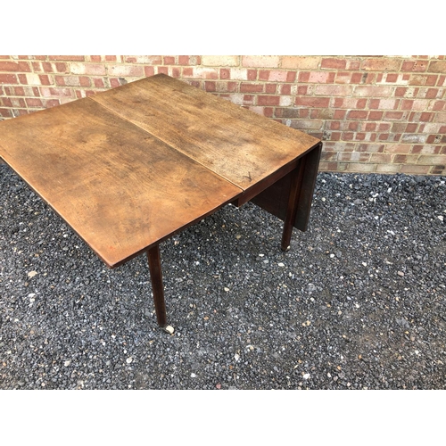 5 - An early Victorian mahogany drop leaf table 107x52x77