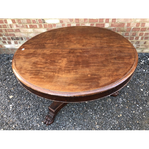 9 - A Victorian mahogany Loo / breakfast table 123cm diameter