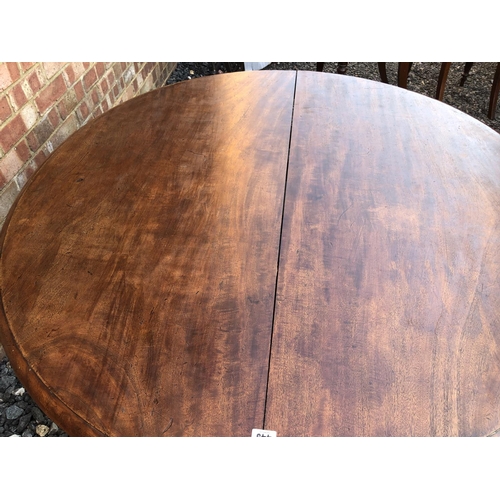 9 - A Victorian mahogany Loo / breakfast table 123cm diameter