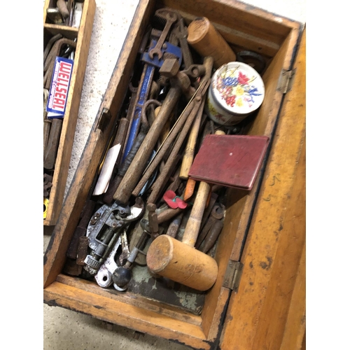 49 - A vintage wooden tool chest full of tools