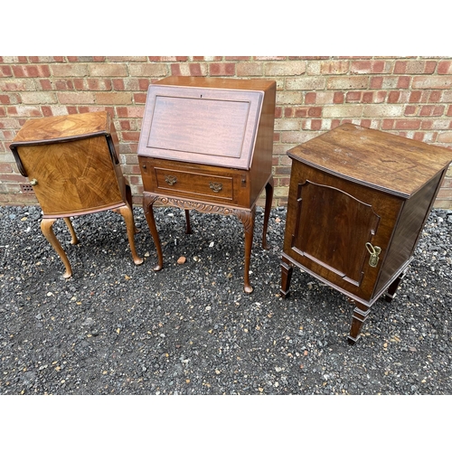 136 - A reproduction bureau together with two bedsides