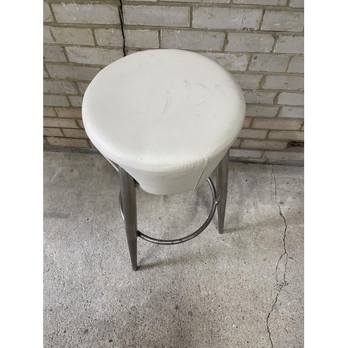 164 - A modernist stool