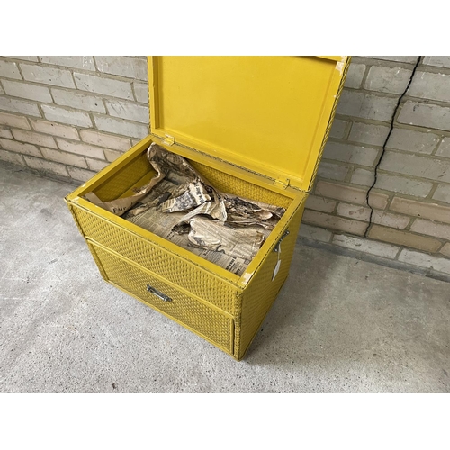 173 - A mid century yellow work box