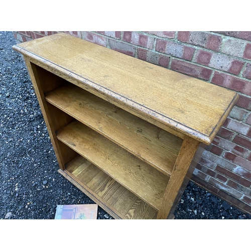 335 - An good quality oak open fronted bookcase by Batheasterm