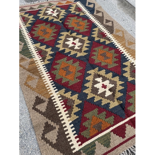 352 - A maiman kilim rug 124x85