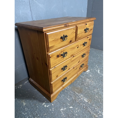 4 - A solid pine chest of five drawers 82x43x80