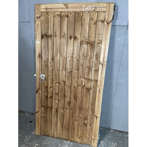 40 - A unused garden gate with hinges and latches 90x175