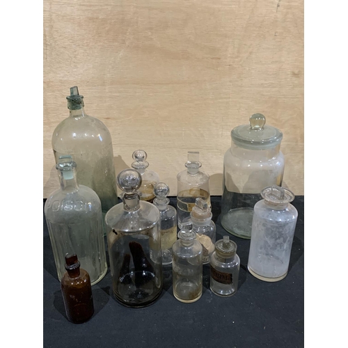 461 - Qty of Victorian chemist bottles