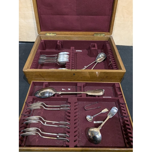 467 - Large cutlery box with part contents, 45 x 31 x 13 cm